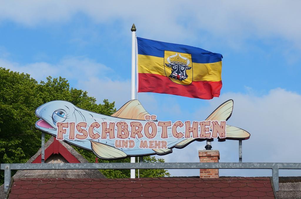 Hotel Deutsches Haus Am Fischlander Hafen 2*